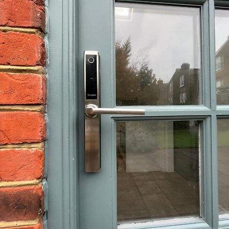 Forge Cottage - Pretty 1 Bedroom Cottage With Free Off Street Parking London Eksteriør bilde